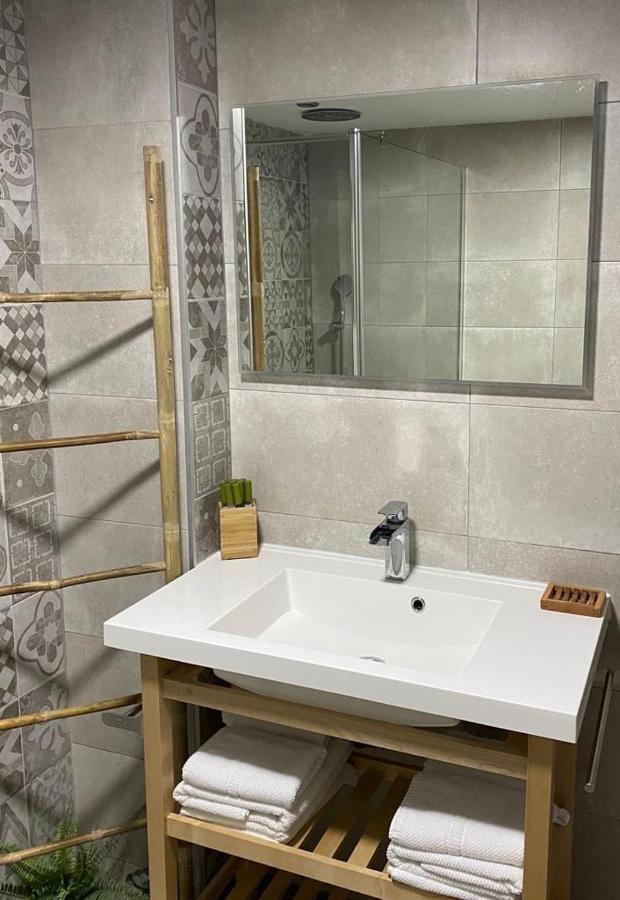 Pueblo Blanco Sea View Apartment By Namaste Elite ตอร์เรโมลิโนส ภายนอก รูปภาพ